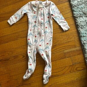 Hanna Andersson footed pajamas 6-12 months